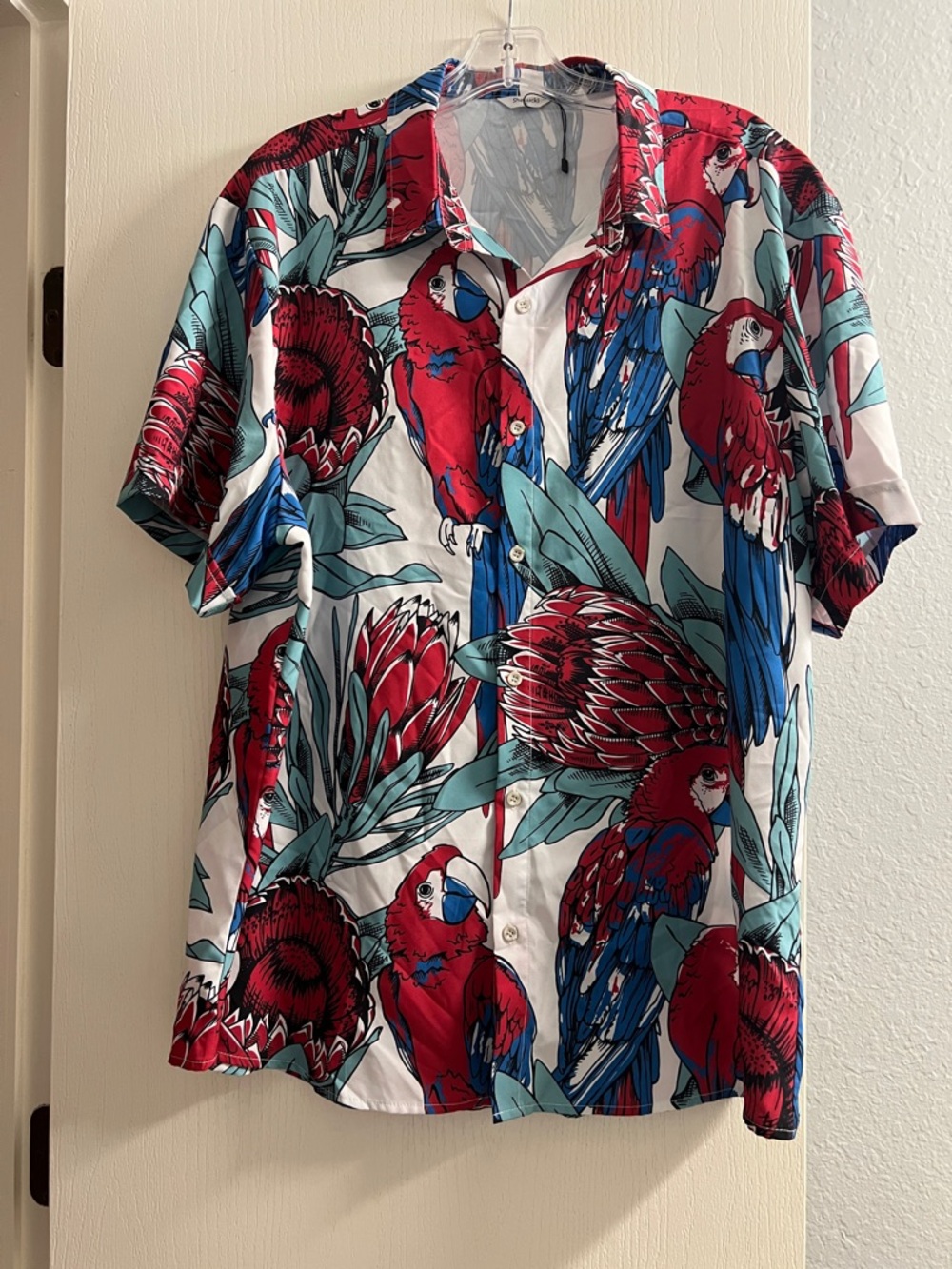 Men's Red & Blue Parrot Print Short-Sleeve Button-Down Shirt